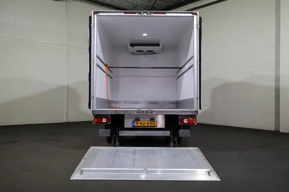 Iveco Daily Automaat Koelwagen Bakwagen met Laadklep uit 2024, foto 3