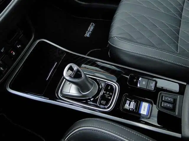 Mitsubishi Outlander 2.4 Phev 4wd Instyle uit 2019, foto 7
