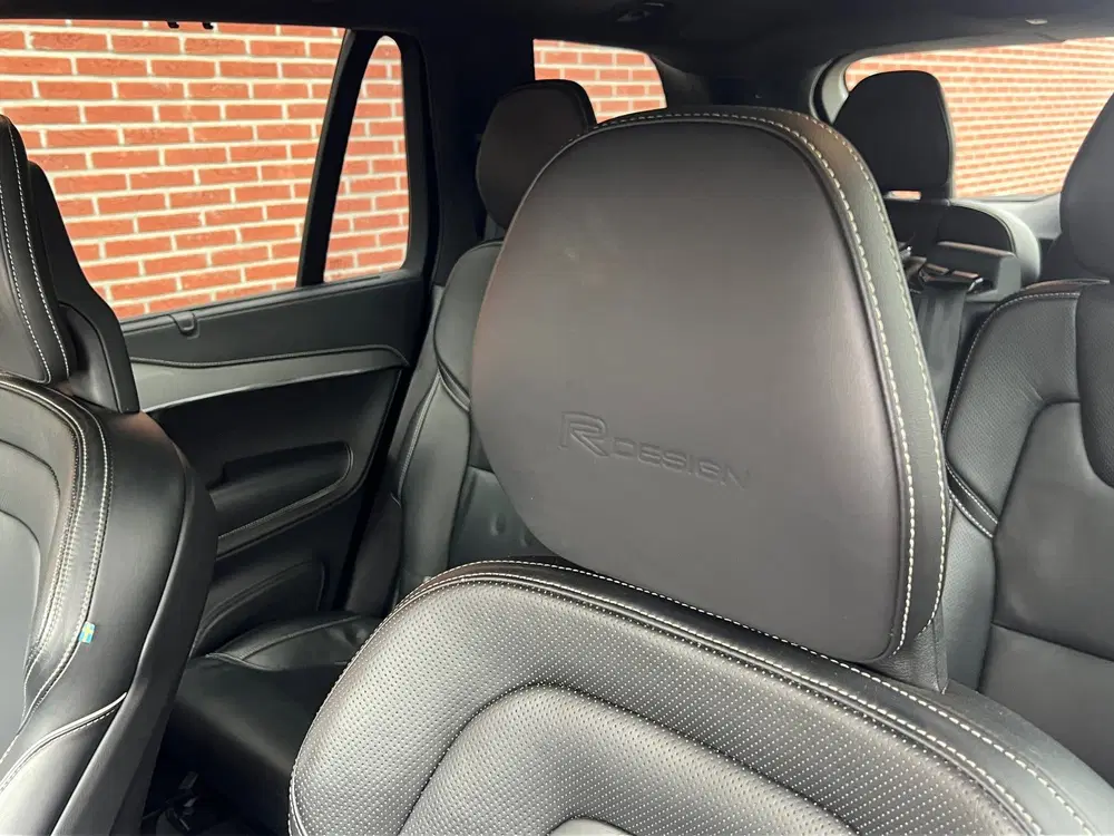 Volvo XC90 2.0 T8 Twin Engine AWD R-Design uit 2020, foto 15