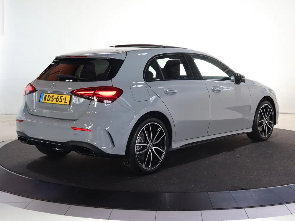 Mercedes-Benz A-Klasse 250e Business Solution AMG uit 2026, foto 2
