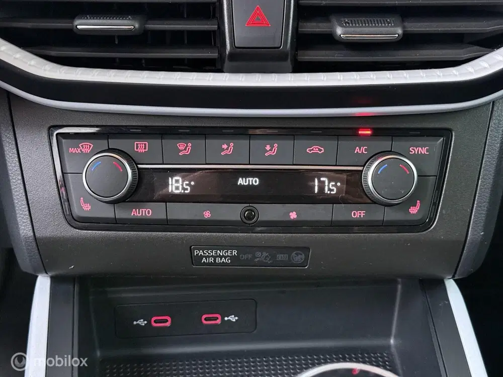 SEAT Arona 1.0 TSI Style Business Connect uit 2023, foto 15