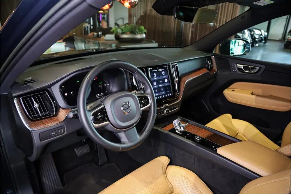 Volvo XC60 2.0 T6 Plug-in hybrid AWD Ultimate Bright uit 2023, foto 14
