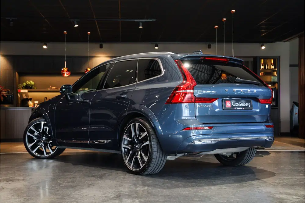 Volvo XC60 2.0 T6 Plug-in hybrid AWD Ultimate Bright uit 2023, foto 3
