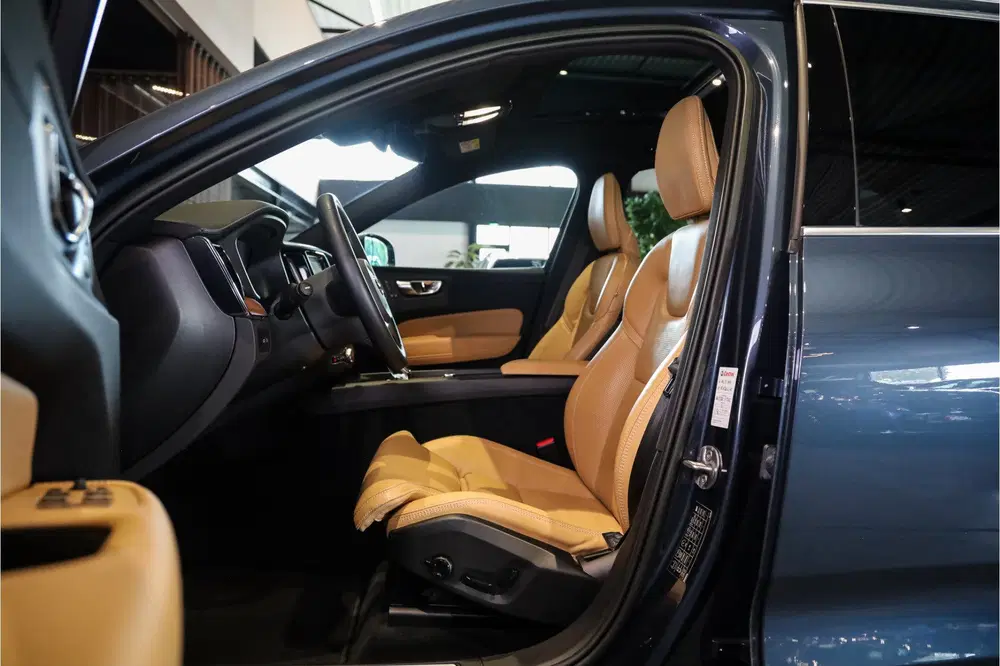 Volvo XC60 2.0 T6 Plug-in hybrid AWD Ultimate Bright uit 2023, foto 7