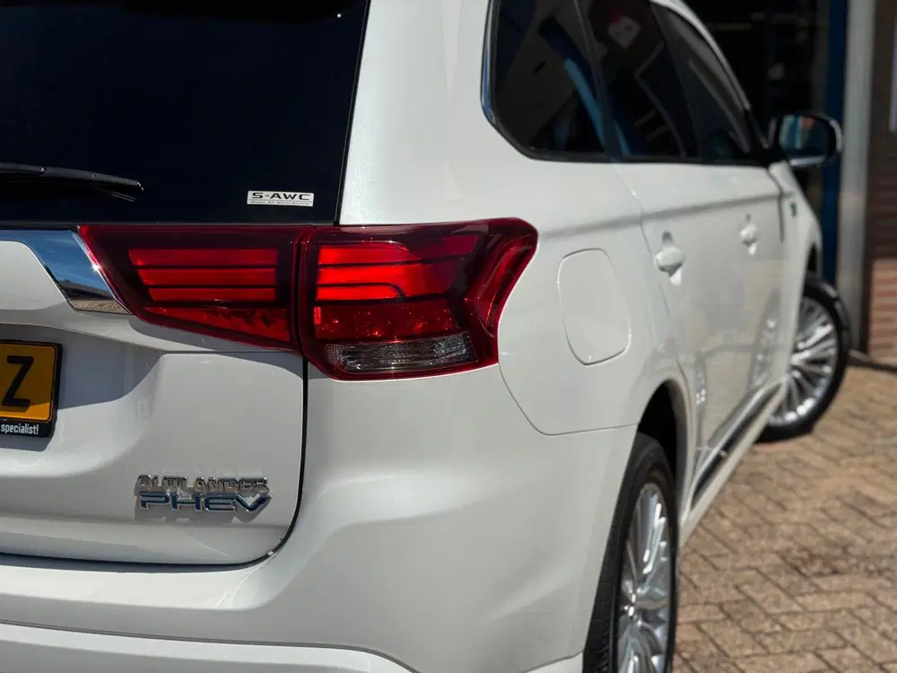 Mitsubishi Outlander 2.4 PHEV Pure+ 2019 AUT NAVI LM NAP uit 2019, foto 10