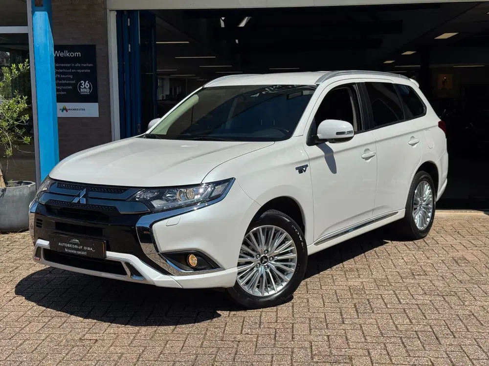 Mitsubishi Outlander 2.4 PHEV Pure+ 2019 AUT NAVI LM NAP uit 2019, foto 2
