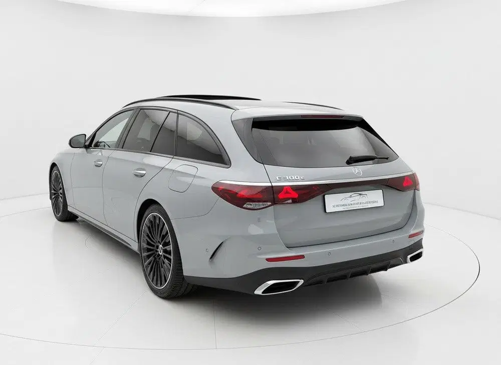 Mercedes-Benz E-Klasse 300 e AMG Line uit 2025, foto 10
