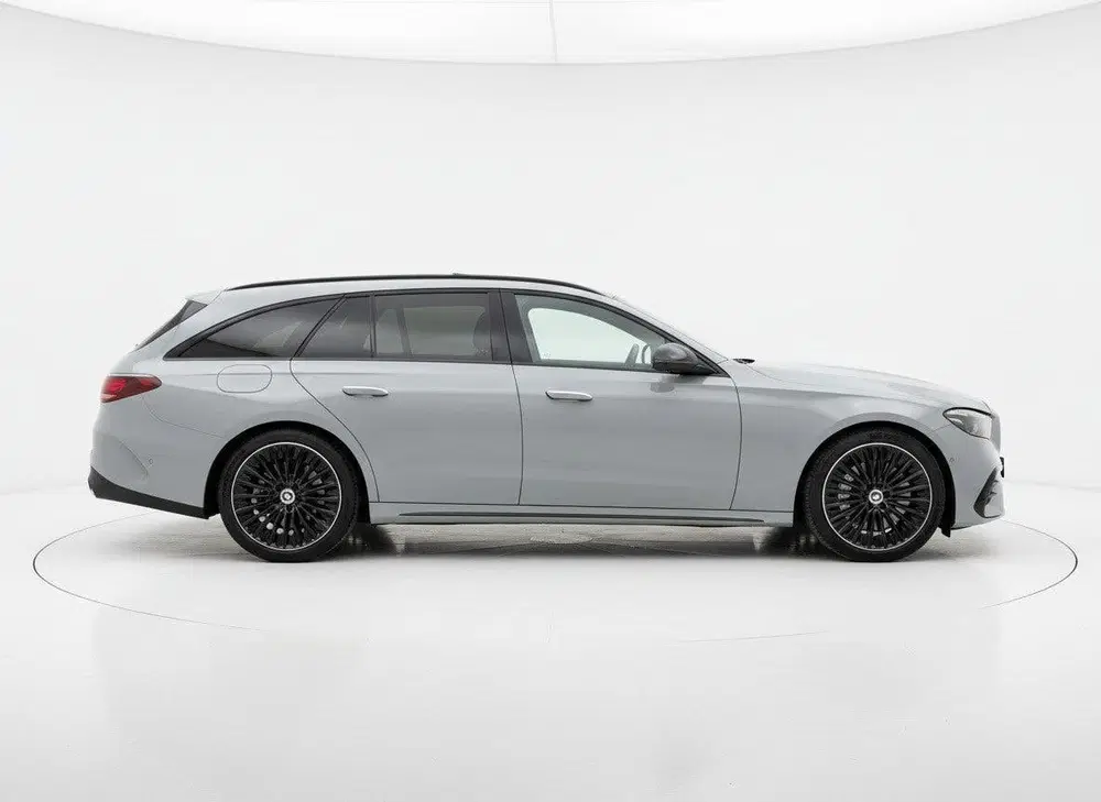 Mercedes-Benz E-Klasse 300 e AMG Line uit 2025, foto 11