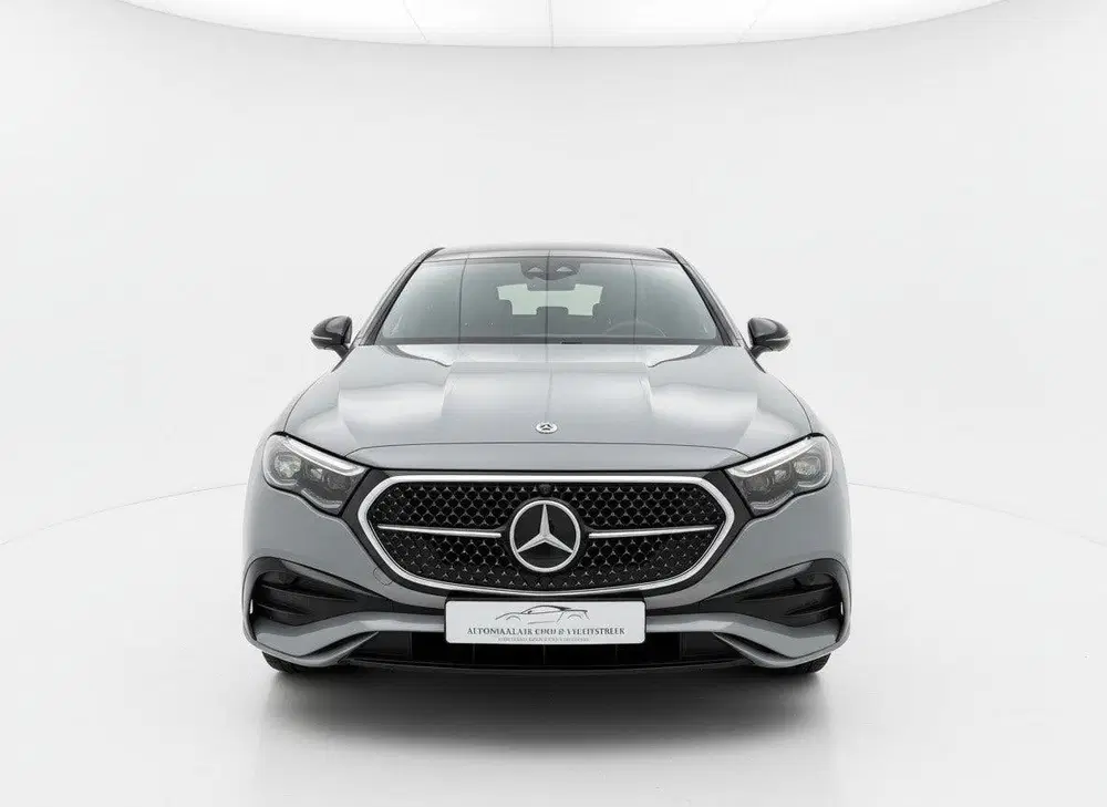 Mercedes-Benz E-Klasse 300 e AMG Line uit 2025, foto 3