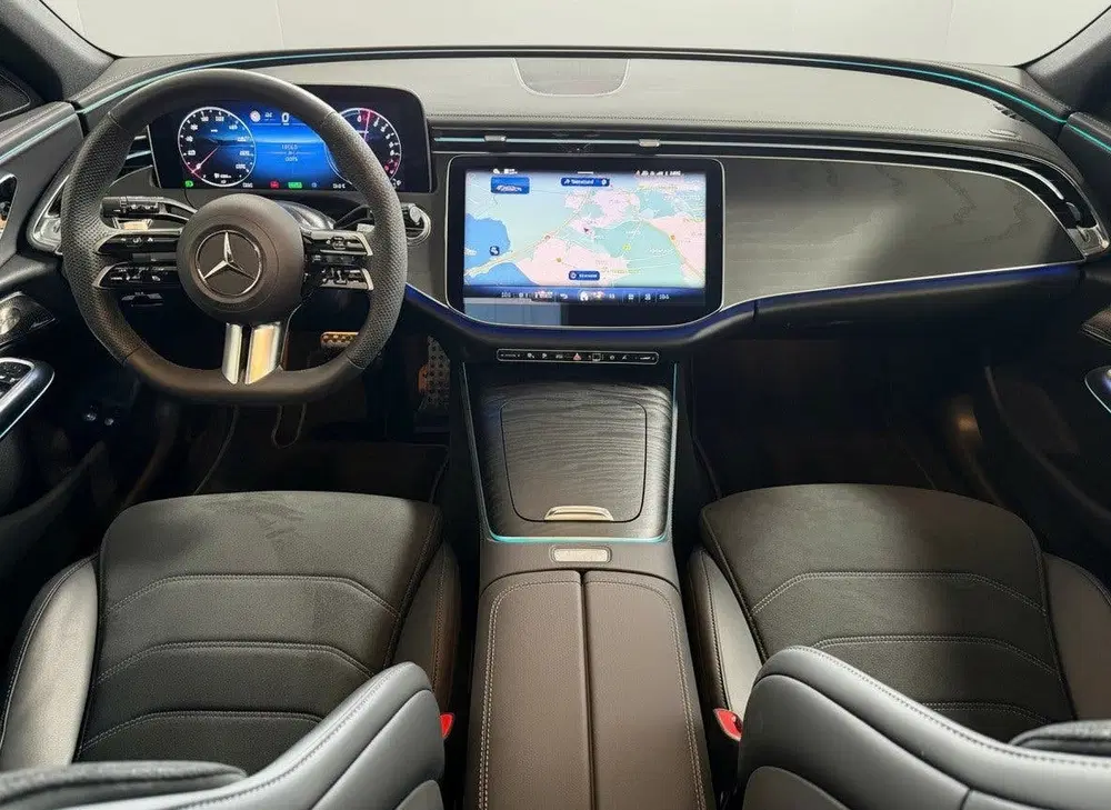 Mercedes-Benz E-Klasse 300 e AMG Line uit 2025, foto 5