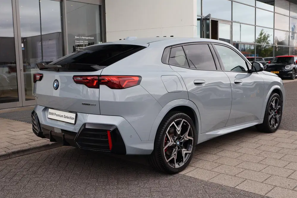 BMW iX2 eDrive20 M Sport uit 2025, foto 7