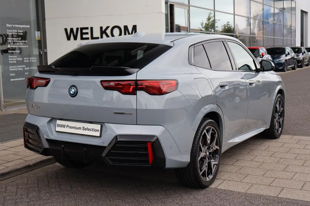 BMW iX2 eDrive20 M Sport uit 2025, foto 9
