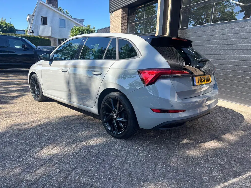 Skoda Scala 1.0 TSI Sport Business Black pack Pano Dig uit 2020, foto 3