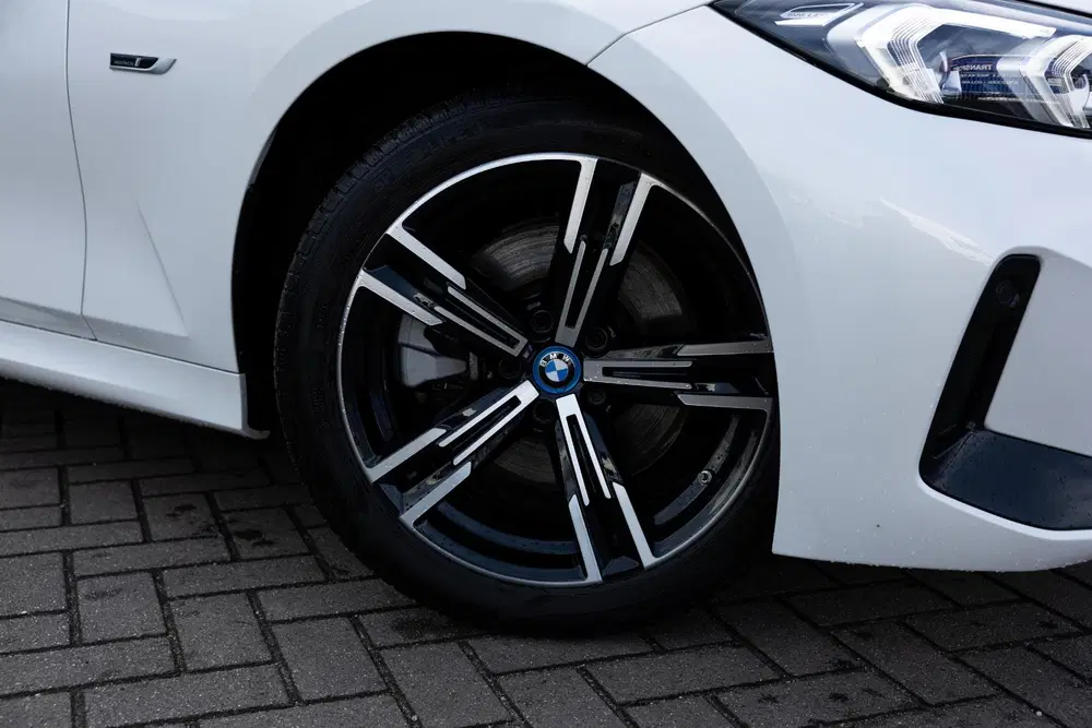 BMW 3-serie 320e uit 2022, foto 11