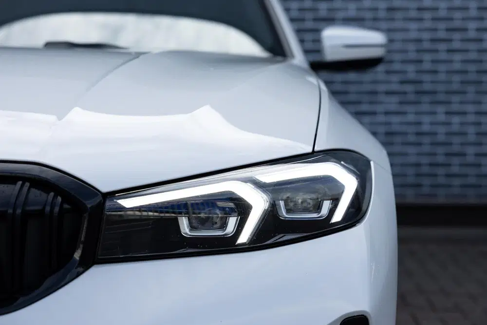 BMW 3-serie 320e uit 2022, foto 14