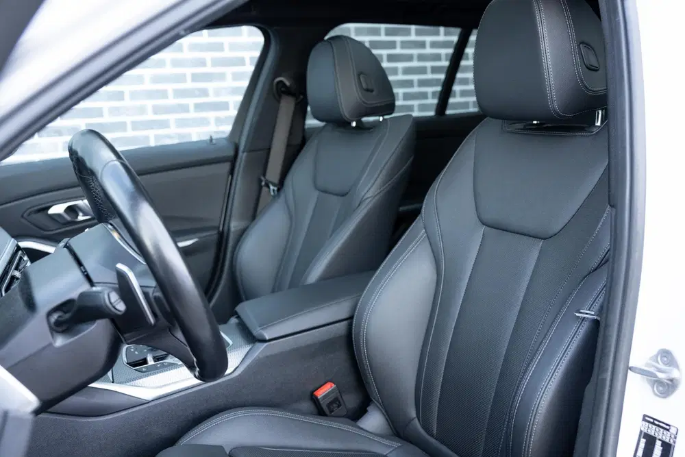BMW 3-serie 320e uit 2022, foto 4