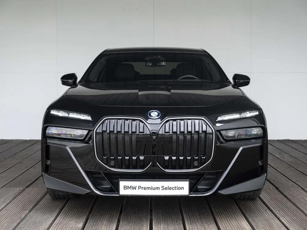 BMW i7 xDrive60 SoH 100% uit 2024, foto 6