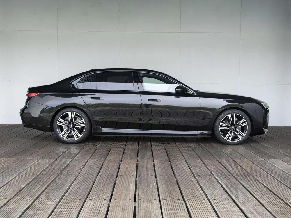 BMW i7 xDrive60 SoH 100% uit 2024, foto 7