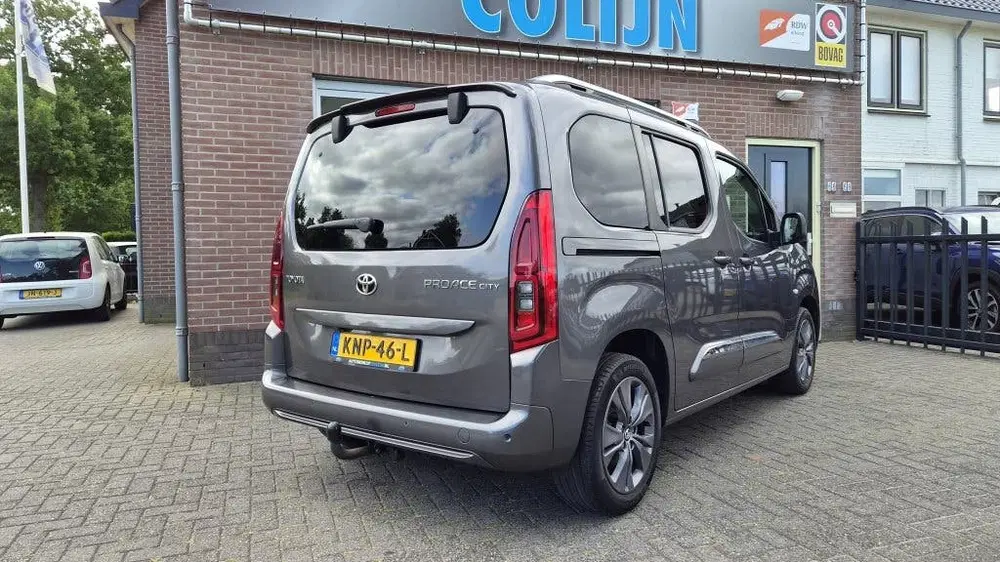 Toyota Proace City 1.2 Turbo Dynamic Automaat 5 Pers uit 2021, foto 2