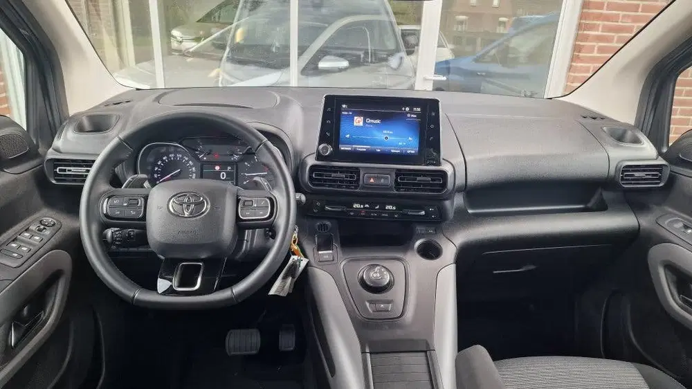 Toyota Proace City 1.2 Turbo Dynamic Automaat 5 Pers uit 2021, foto 3