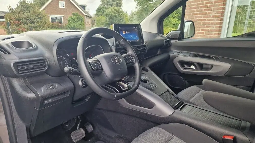 Toyota Proace City 1.2 Turbo Dynamic Automaat 5 Pers uit 2021, foto 9