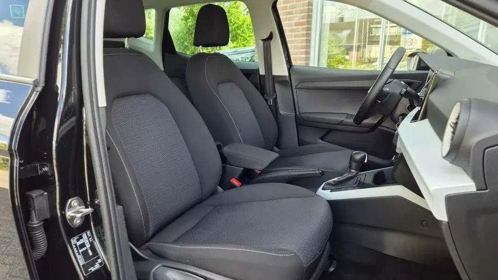 SEAT Arona 1.0 TSI Style Business Intense uit 2022, foto 4