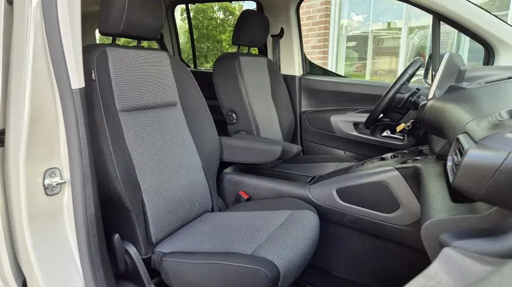 Toyota Proace City 1.2 Turbo Dynamic L2 Long uit 2021, foto 4
