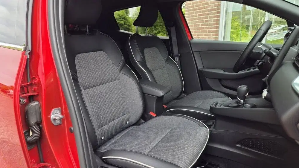 Mitsubishi Colt 1.6 HEV Instyle uit 2023, foto 4