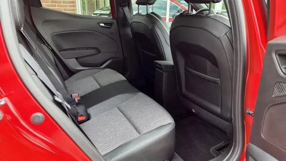 Mitsubishi Colt 1.6 HEV Instyle uit 2023, foto 5