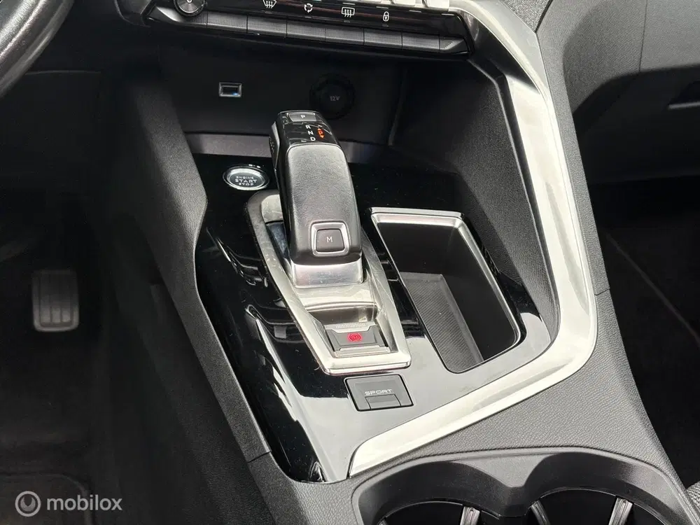 Peugeot 3008 1.2 PureTech Allure uit 2019, foto 15