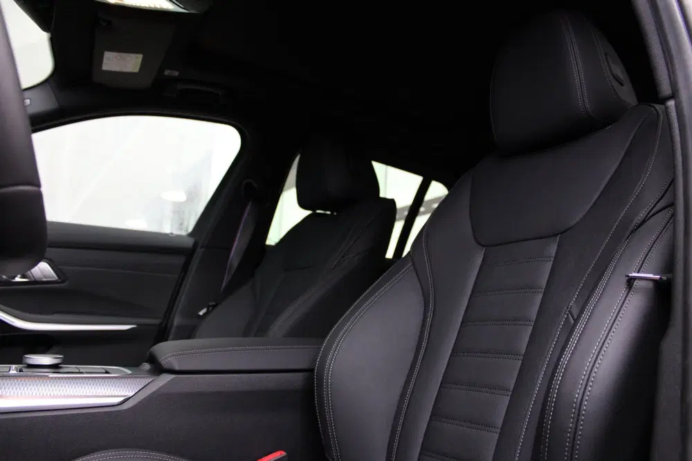 BMW 3-serie 330e M Sport Automaat uit 2026, foto 4