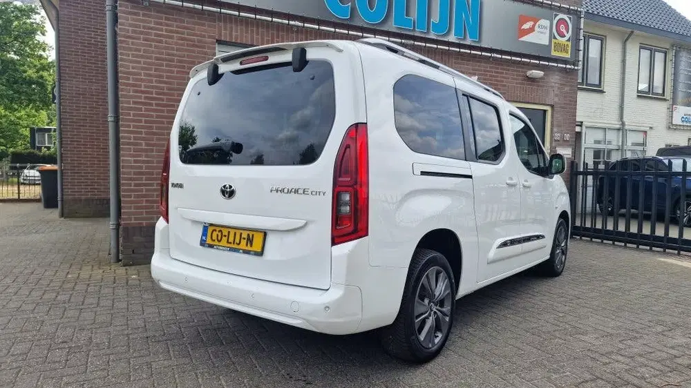 Toyota Proace City 1.2 Turbo Dynamic L2 Long uit 2021, foto 2