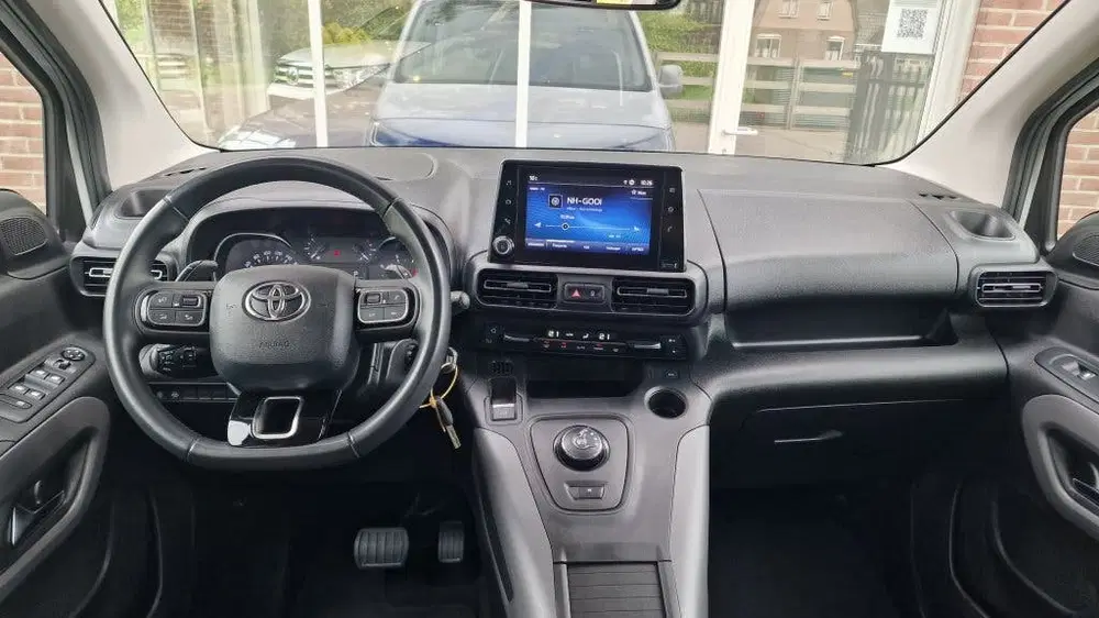 Toyota Proace City 1.2 Turbo Dynamic L2 Long uit 2021, foto 3