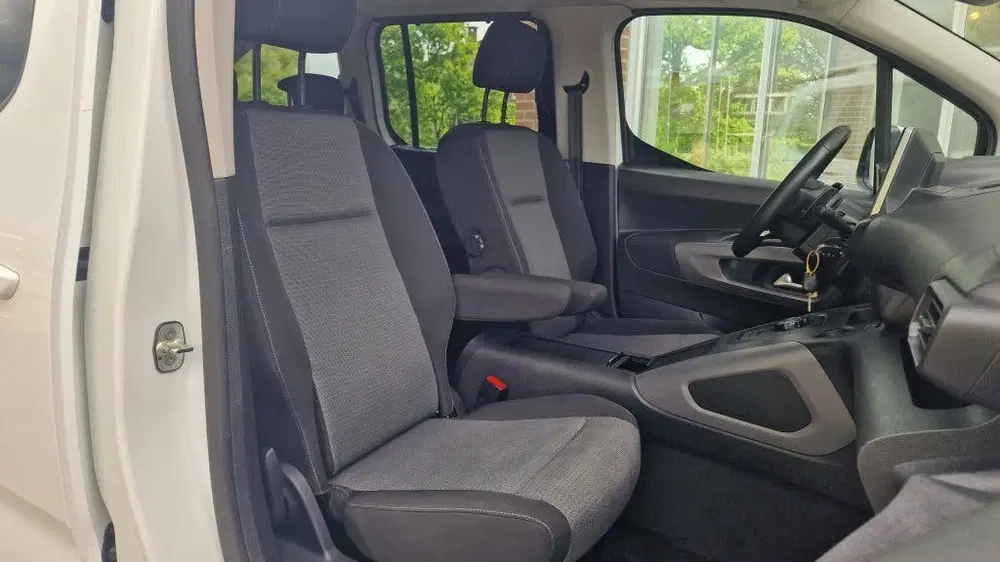 Toyota Proace City 1.2 Turbo Dynamic L2 Long uit 2021, foto 4