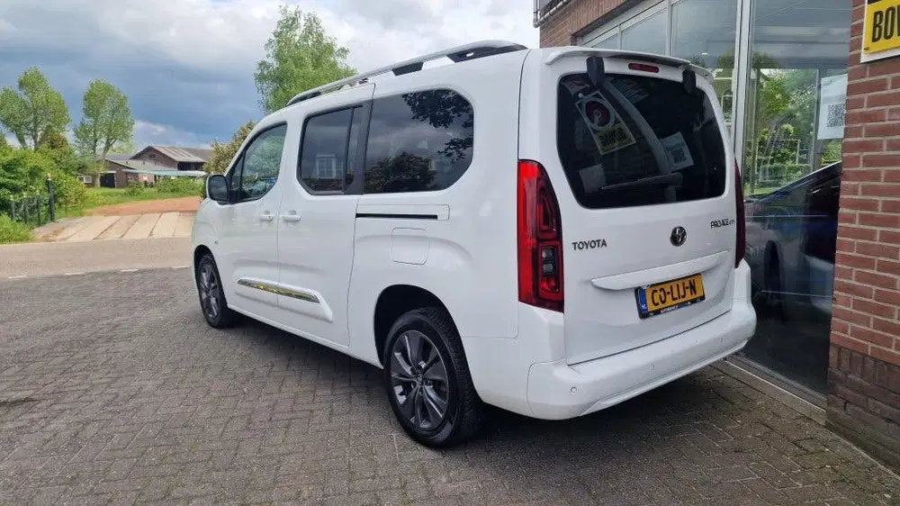 Toyota Proace City 1.2 Turbo Dynamic L2 Long uit 2021, foto 8