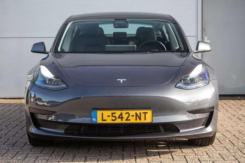 Tesla Model 3 Standard RWD Plus 60 kWh uit 2021, foto 10