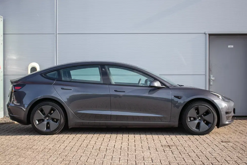 Tesla Model 3 Standard RWD Plus 60 kWh uit 2021, foto 12