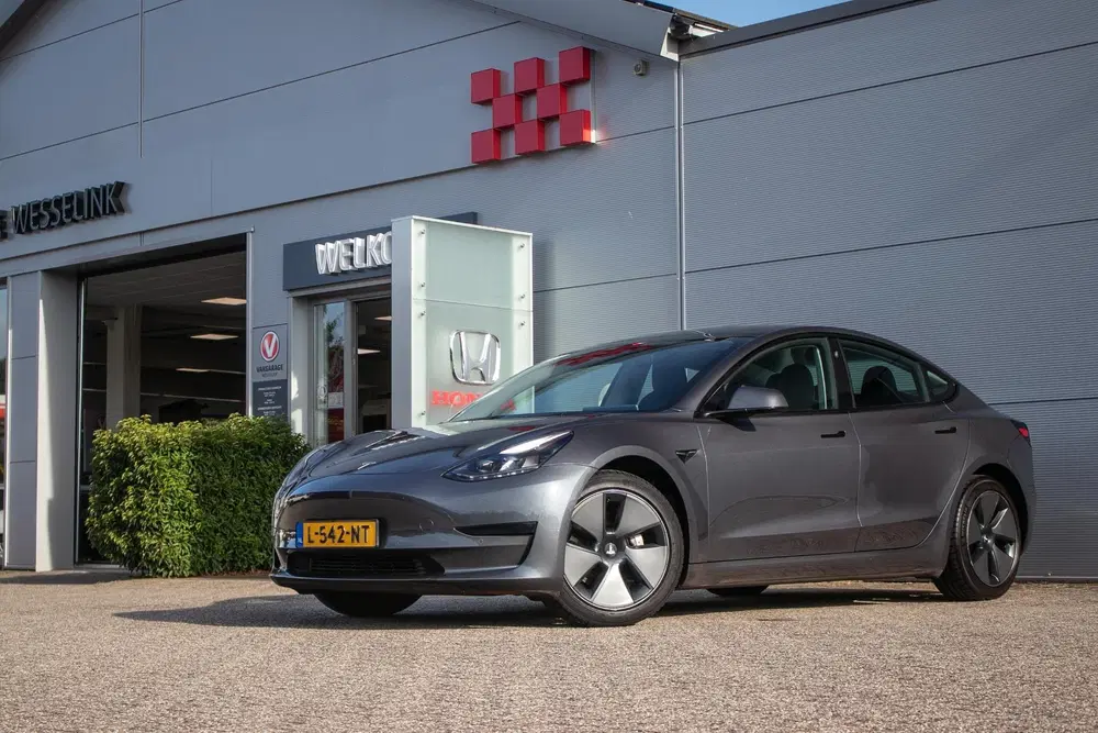 Tesla Model 3 Standard RWD Plus 60 kWh uit 2021, foto 13