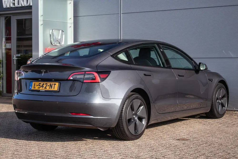 Tesla Model 3 Standard RWD Plus 60 kWh uit 2021, foto 2