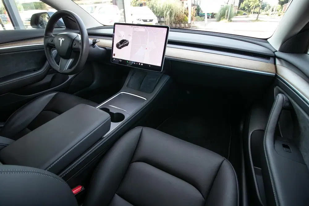Tesla Model 3 Standard RWD Plus 60 kWh uit 2021, foto 3