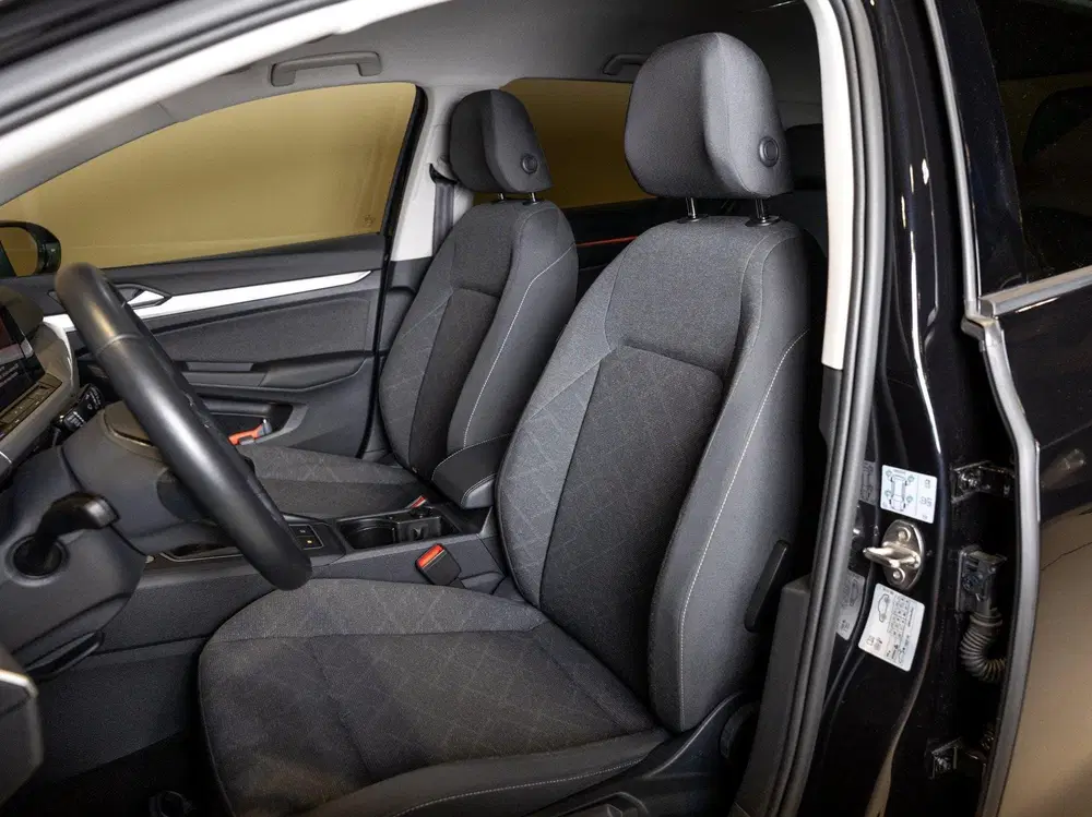 Volkswagen Golf 1.0 TSI Life uit 2024, foto 6