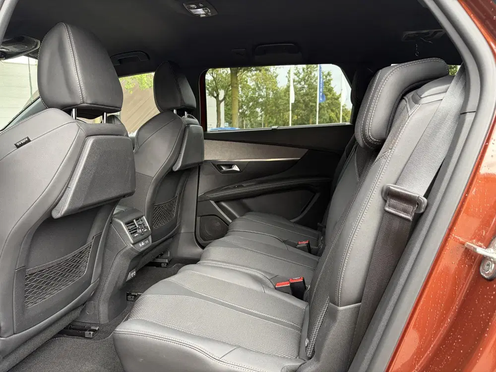 Peugeot 5008 GT HYBRID 7 PER. uit 2024, foto 10