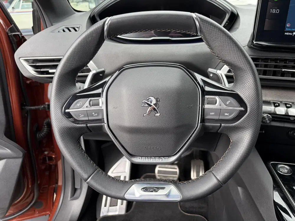 Peugeot 5008 GT HYBRID 7 PER. uit 2024, foto 15