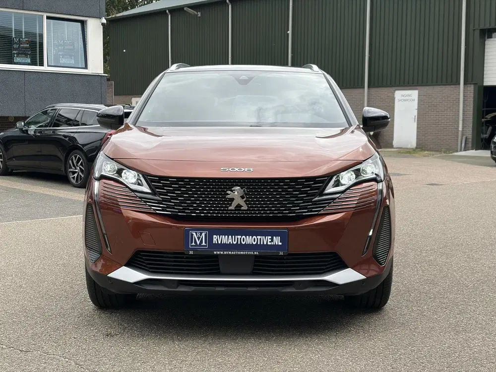 Peugeot 5008 GT HYBRID 7 PER. uit 2024, foto 2