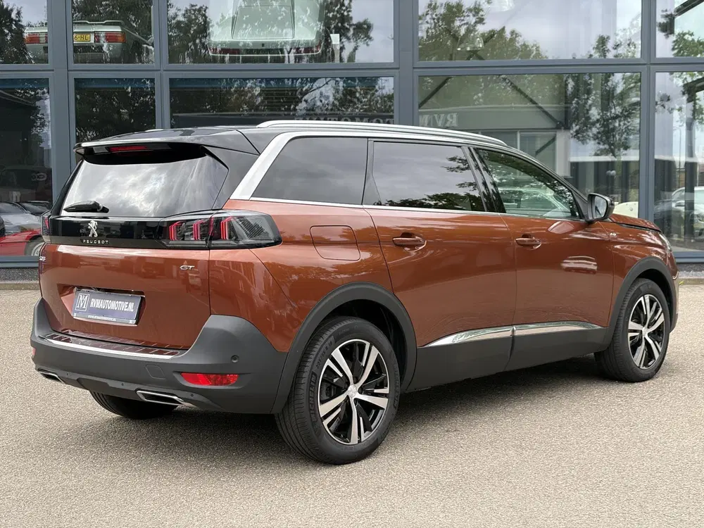 Peugeot 5008 GT HYBRID 7 PER. uit 2024, foto 4