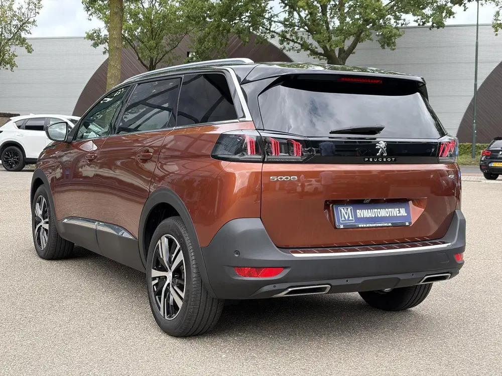 Peugeot 5008 GT HYBRID 7 PER. uit 2024, foto 5