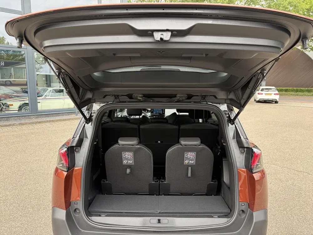 Peugeot 5008 GT HYBRID 7 PER. uit 2024, foto 6