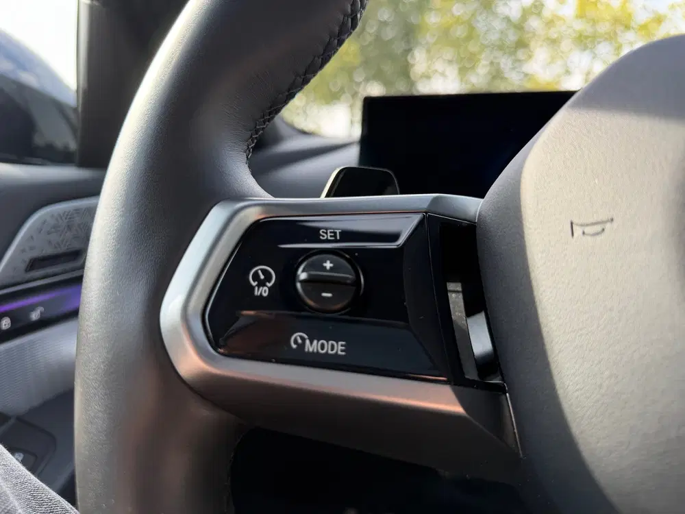 BMW i5 EDrive40 84 kWh Pro B&W M-Sport Pano iconi uit 2024, foto 12