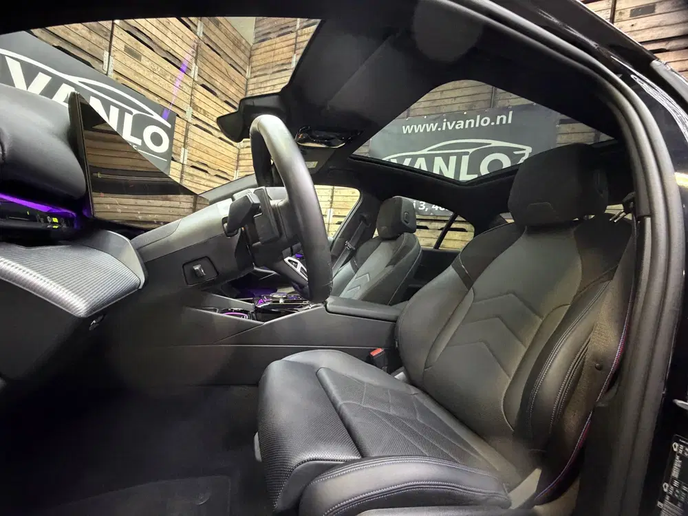 BMW i5 EDrive40 84 kWh Pro B&W M-Sport Pano iconi uit 2024, foto 6