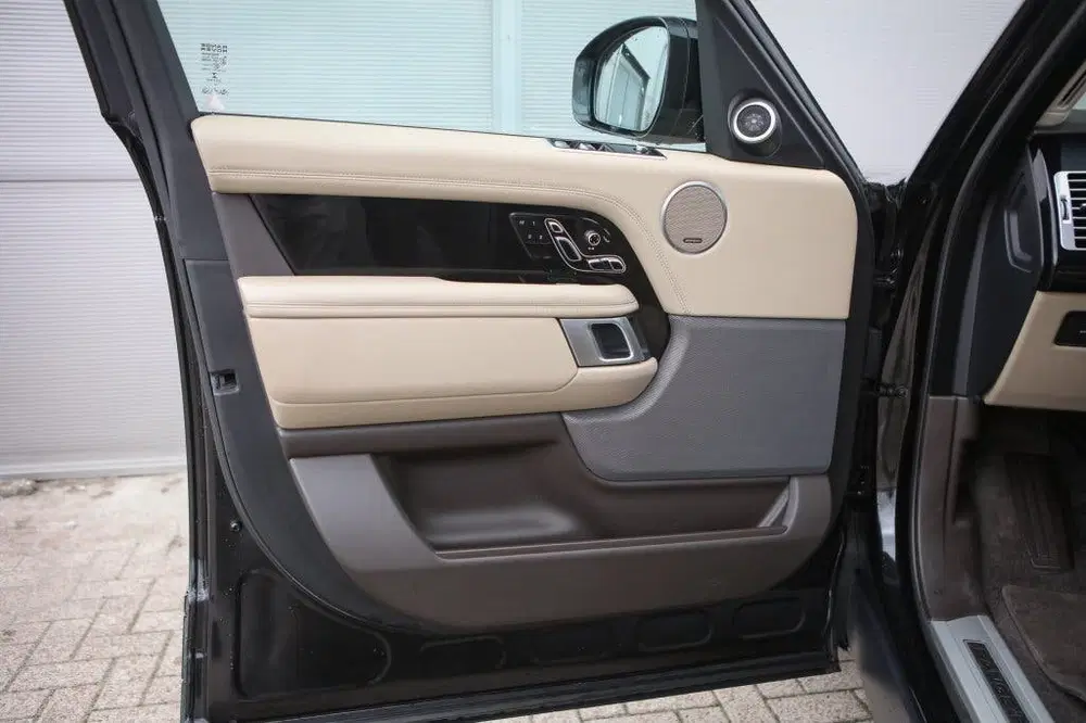 Land Rover Range Rover 3.0 D300 Vogue uit 2021, foto 4